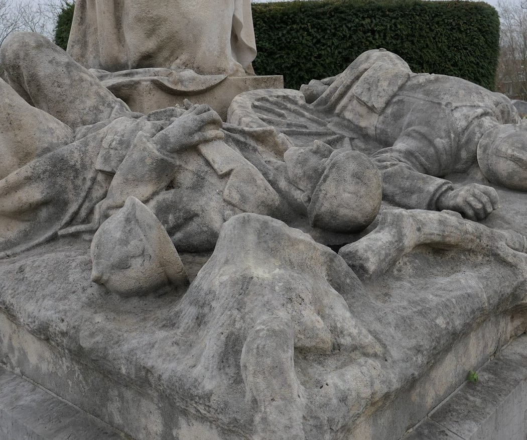 Monument aux morts des Lilas 2